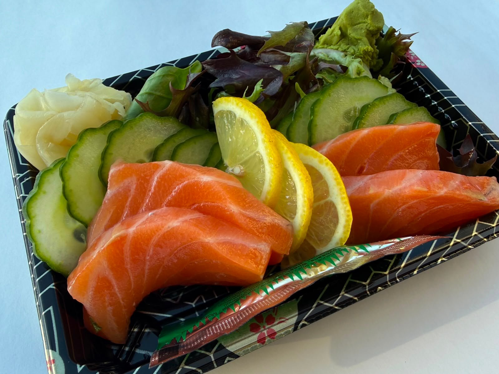 Salmon sashimi at Makizu